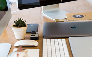 国家卫健委主任雷海潮：今年将发放育儿补贴，有关操作方案正在起草|界面新闻 · 快讯